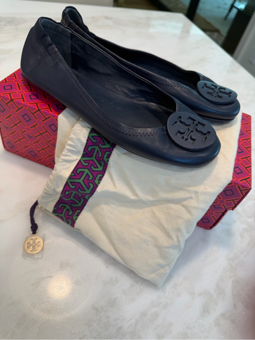 Tory Burch Navy Leather Logo Round-Toe Ballet Flats - Picture 4 of 6